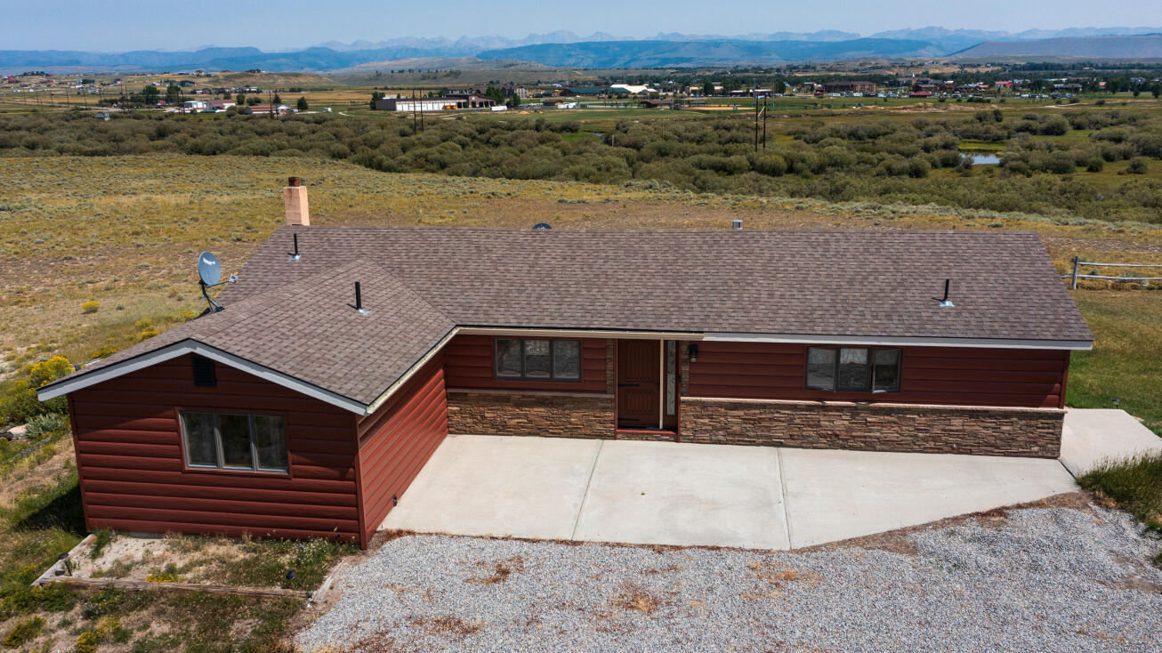 75 Redstone New Fork River Rd, Pinedale, WY 82941