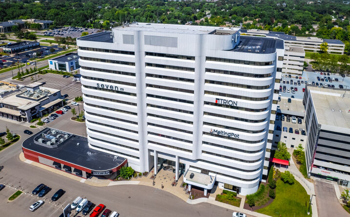 Pictures of Office property located at 888 W Big Beaver Rd, Troy, MI 48084 for sales - image #1