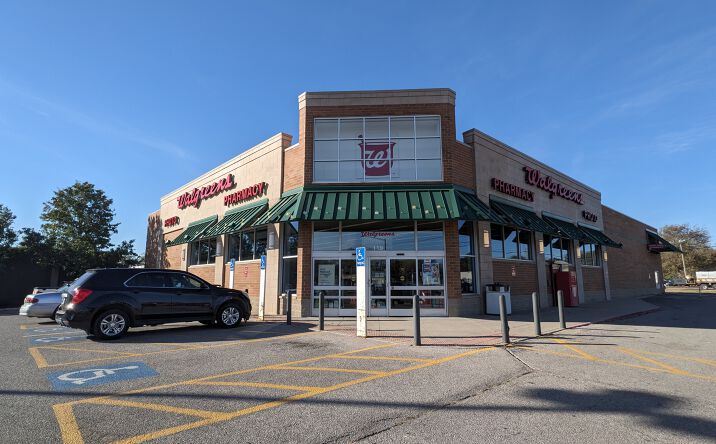 Pictures of Retail property located at 119 W 6th Ave, El Dorado, KS 67042 for sales - image #1