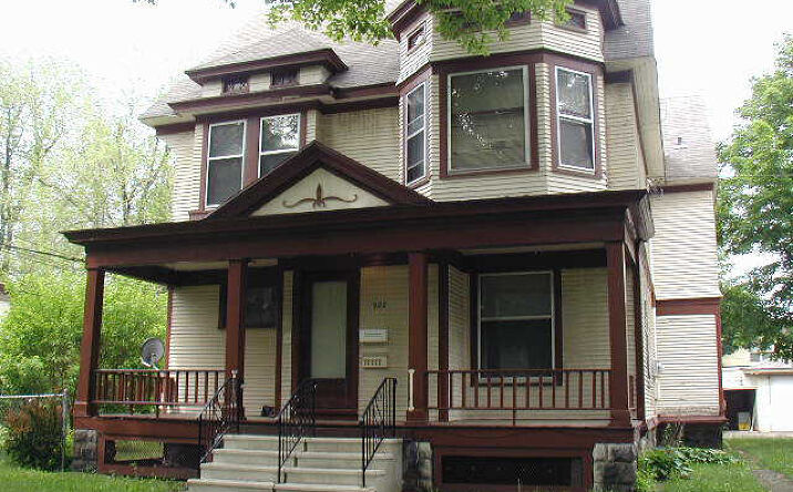 Pictures of Multifamily property located at 922 S Park St, Kalamazoo, MI 49001 for sales - image #1
