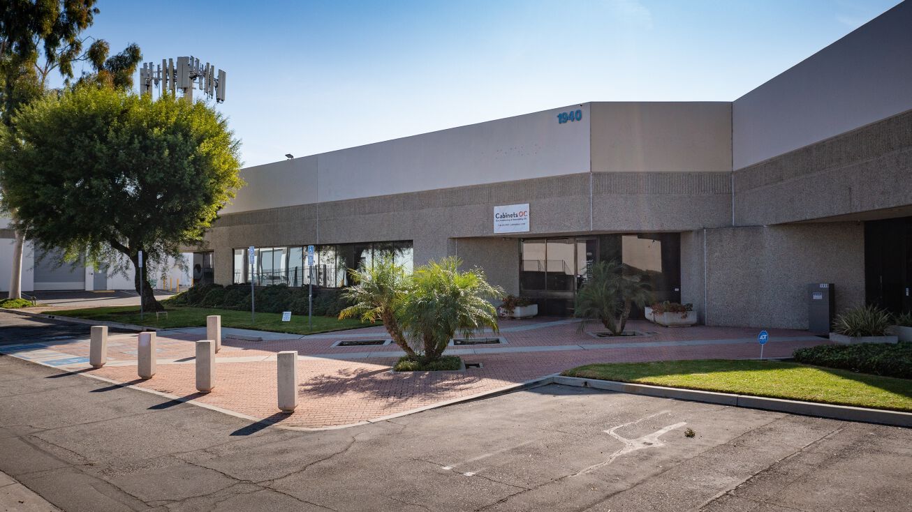 1940 W Corporate Way, Anaheim, CA 92801