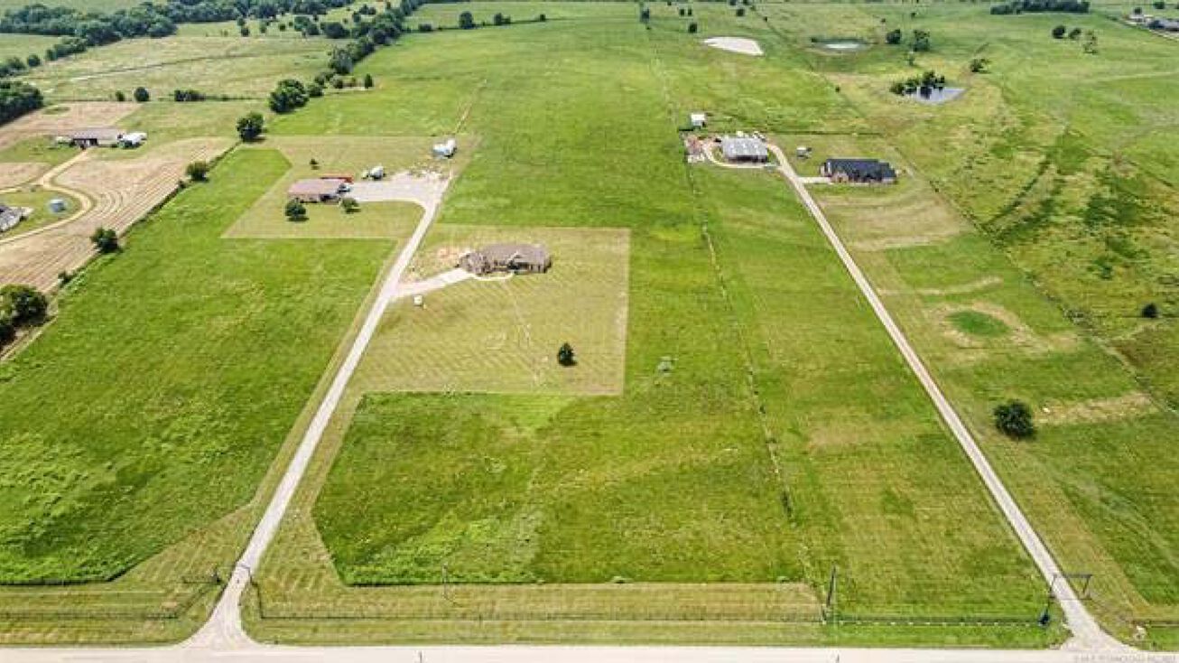 681 Sterret Rd, Calera, OK 74730