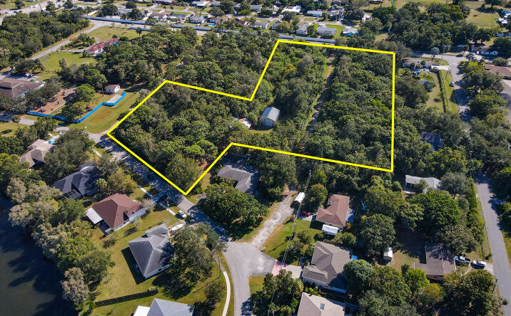 Pictures of Land property located at 3400 Lakewood Dr, Melbourne, FL 32904 for sales - image #1
