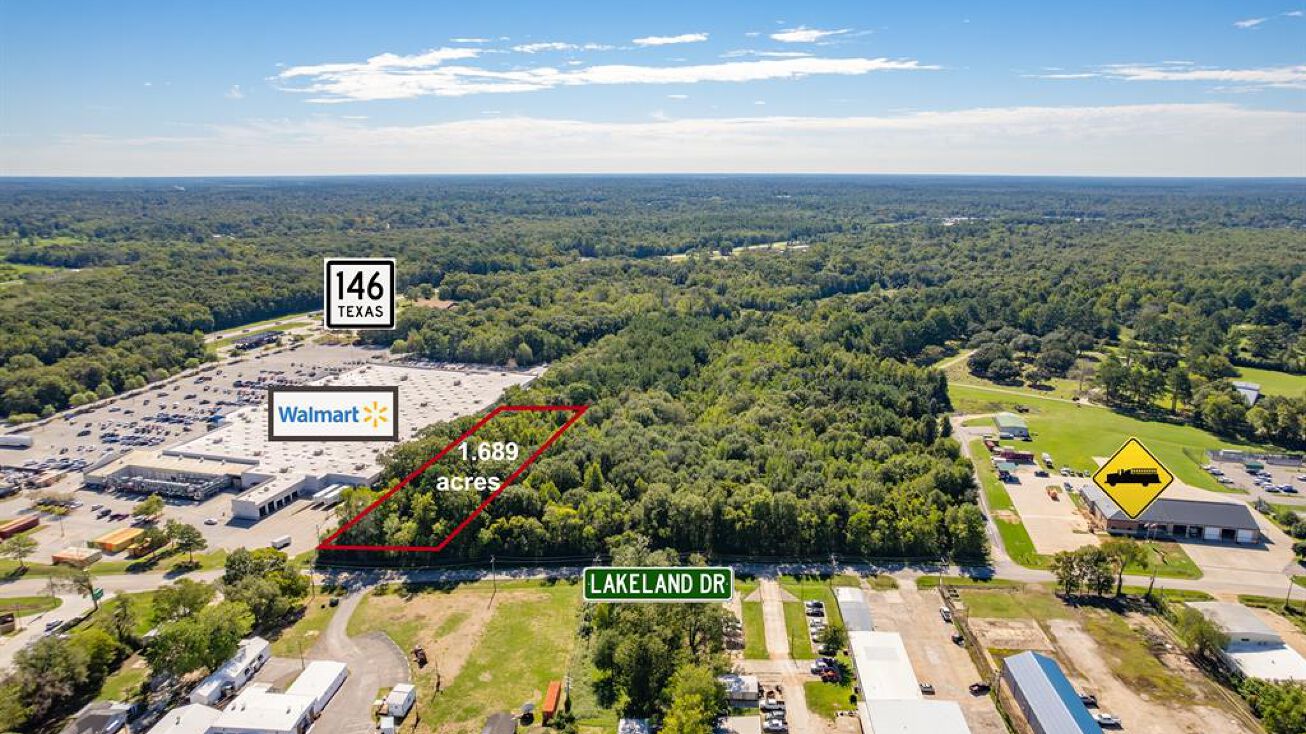 Lakeland Dr, Liberty, TX 77575