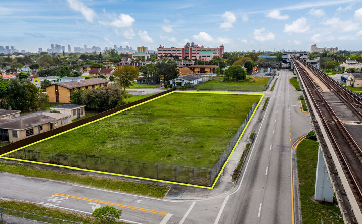 Pictures of Mixed Use property located at 6611 NW 27th Ave, Miami, FL 33147 for sales - image #1