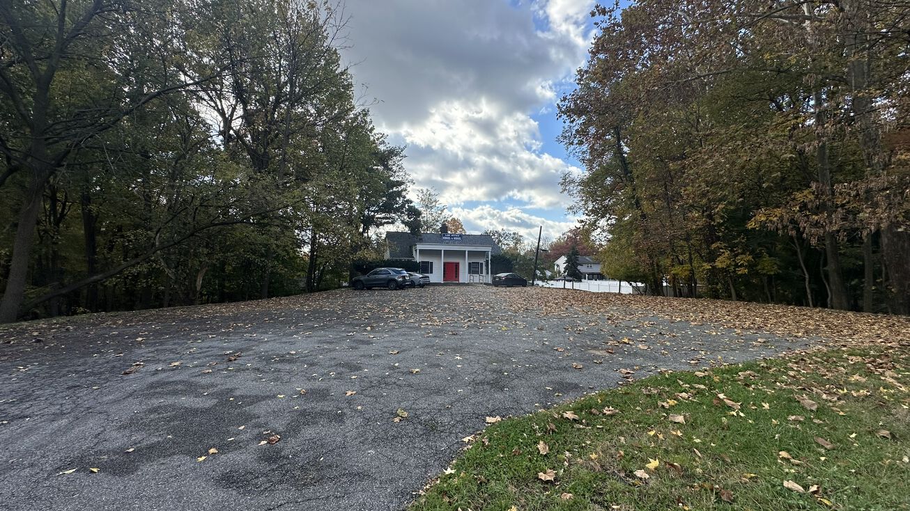 300 Rte 4, Teaneck, NJ 07666