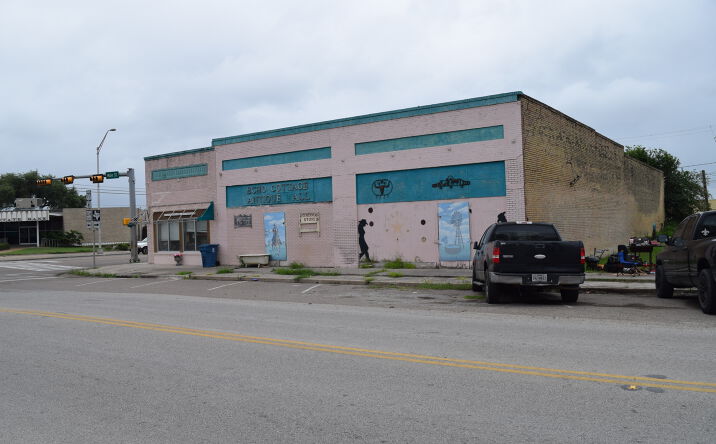 Pictures of Retail property located at 199 Main St, Odem, TX 78370 for sales - image #1