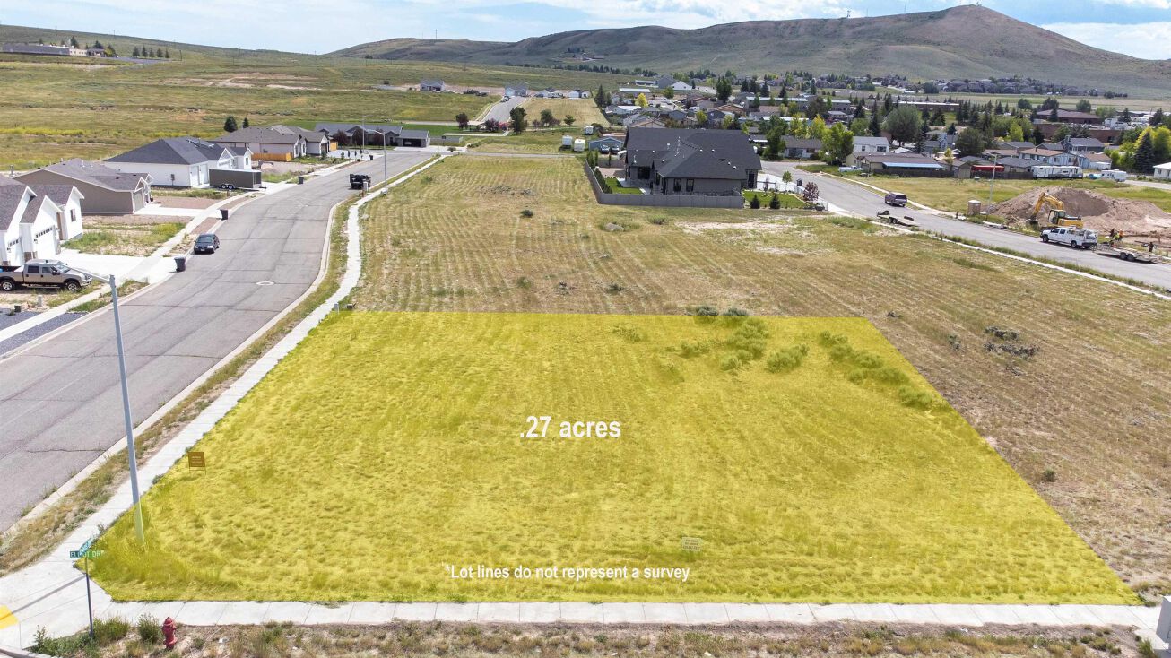 325 Davis Dr, Evanston, WY 82930