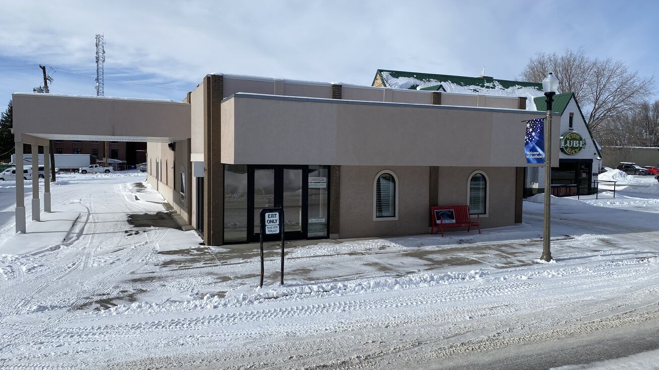 135 N Bridge St, Saint Anthony, ID 83445