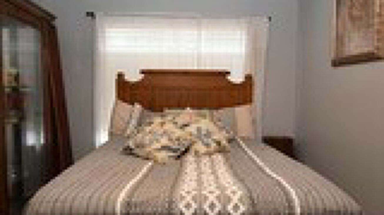 305 Sunnyhill Dr, Pineville, LA 71360