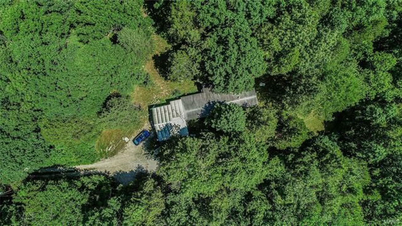 217 Cedar Valley Dr, Villa Ridge, MO 63089