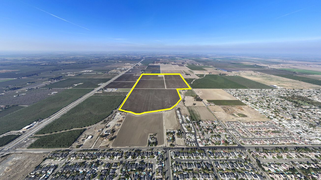 Lacey Blvd, Lemoore, CA 93245