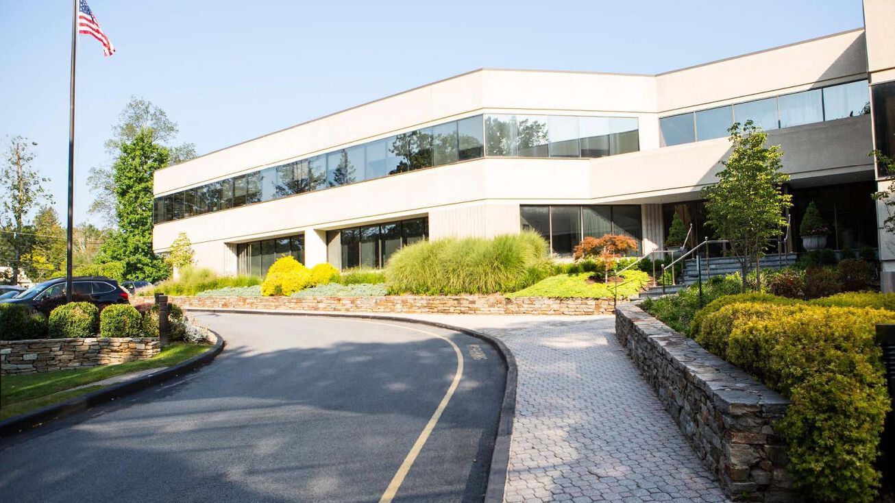 90 Grove St, Ridgefield, CT 06877