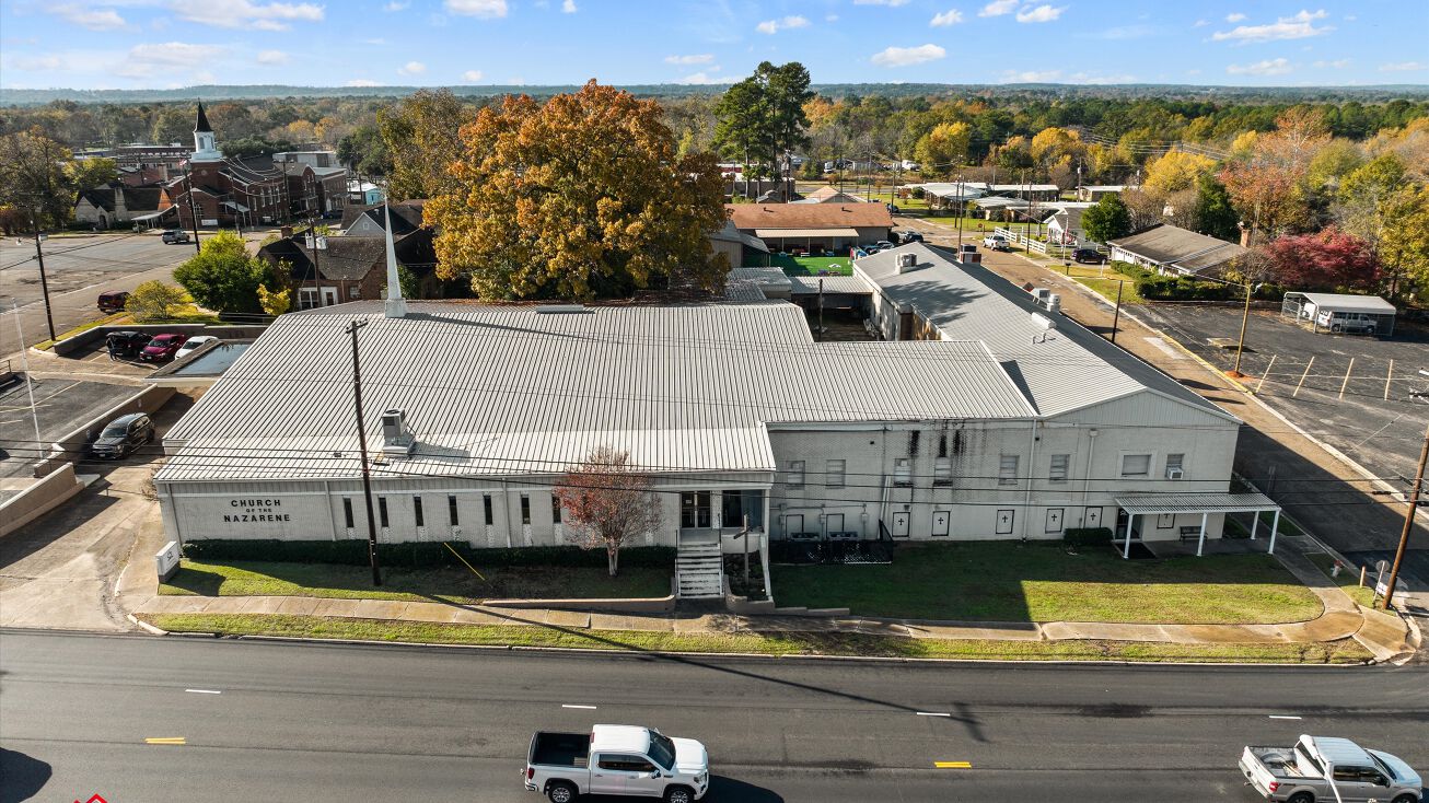 401 W Upshur Ave, Gladewater, TX 75647