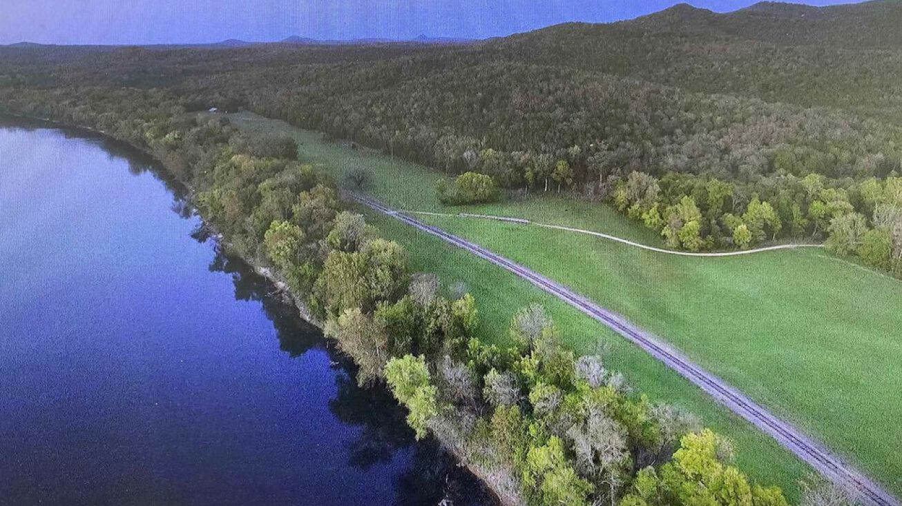 1408 River Meadows Rd, Boswell, AR 72560