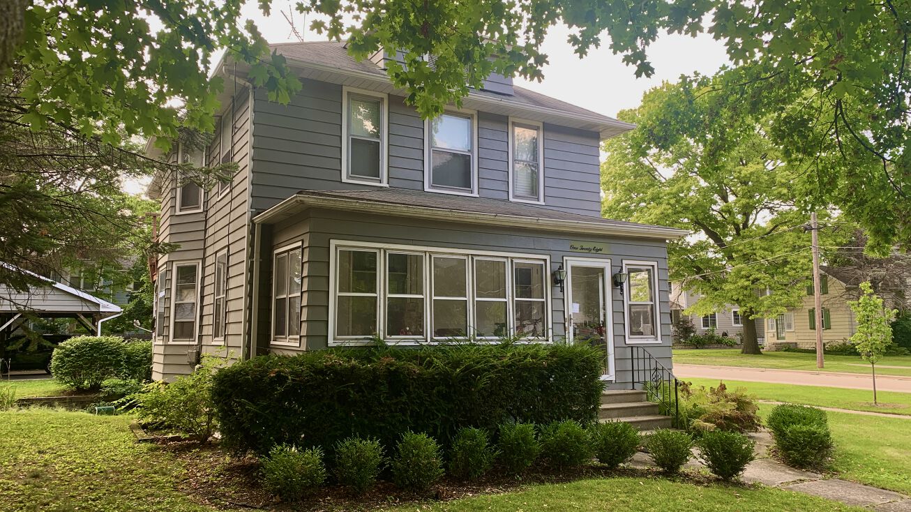 128 N 5th St, Geneva, IL 60134