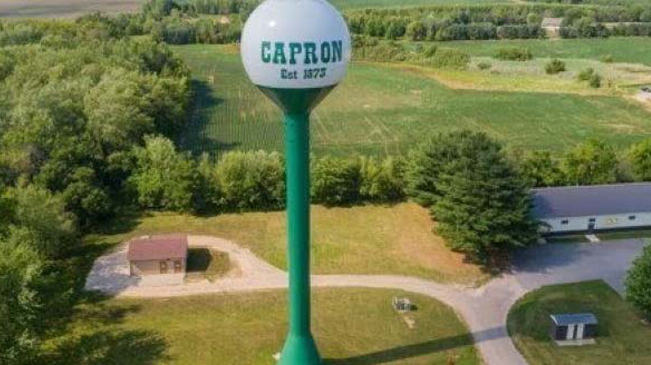 560 Thunder Valley Trail, Capron, IL 61012