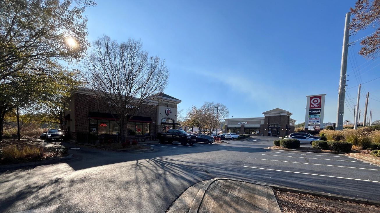 121 Lauren Ln, Woodstock, GA 30189