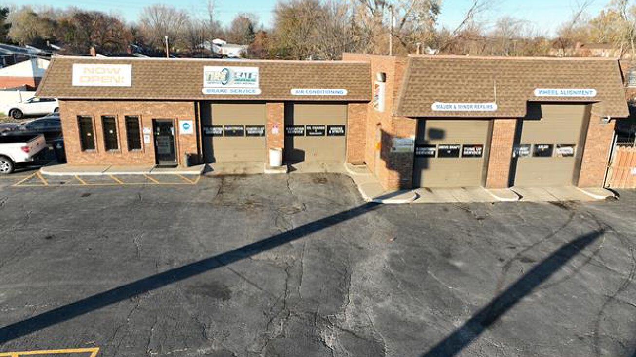 28550 Warren Road, Westland, MI 48185