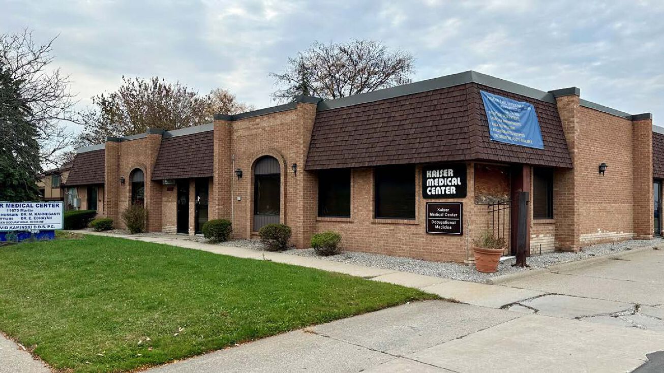 11670 Martin Rd, Warren, MI 48093