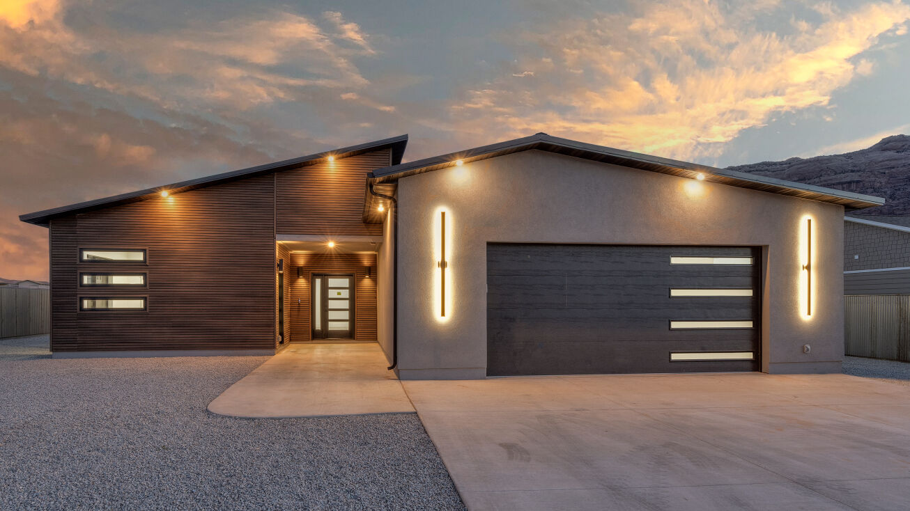 81 Crimson Clfs Dr, Moab, UT 84532