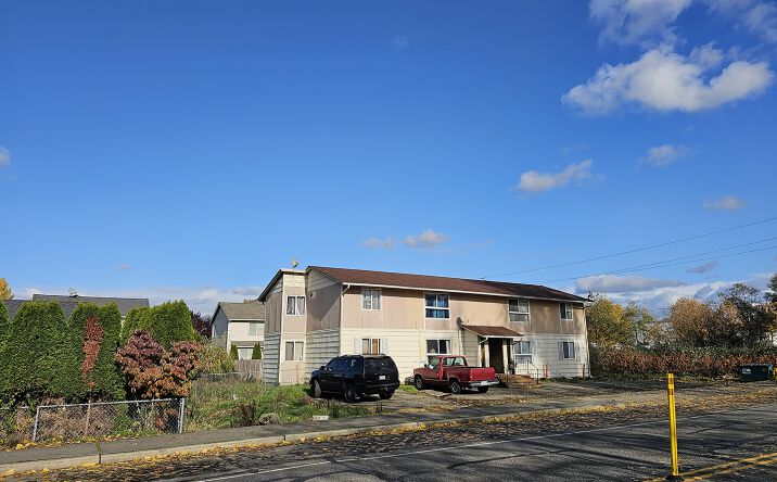 Pictures of Multifamily property located at 429 1st Ave N, Algona, WA 98001 for sales - image #1