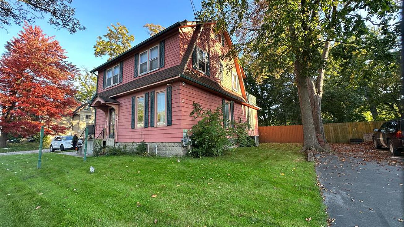 1203 Gratiot Ave, Saginaw, MI 48602