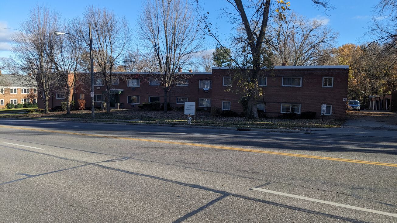 2681 Noble Rd, Cleveland Heights, OH 44121