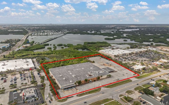 Pictures of Retail, Industrial, Special Purpose property located at 4600 Park St N, St. Petersburg, FL 33709 for sales - image #1