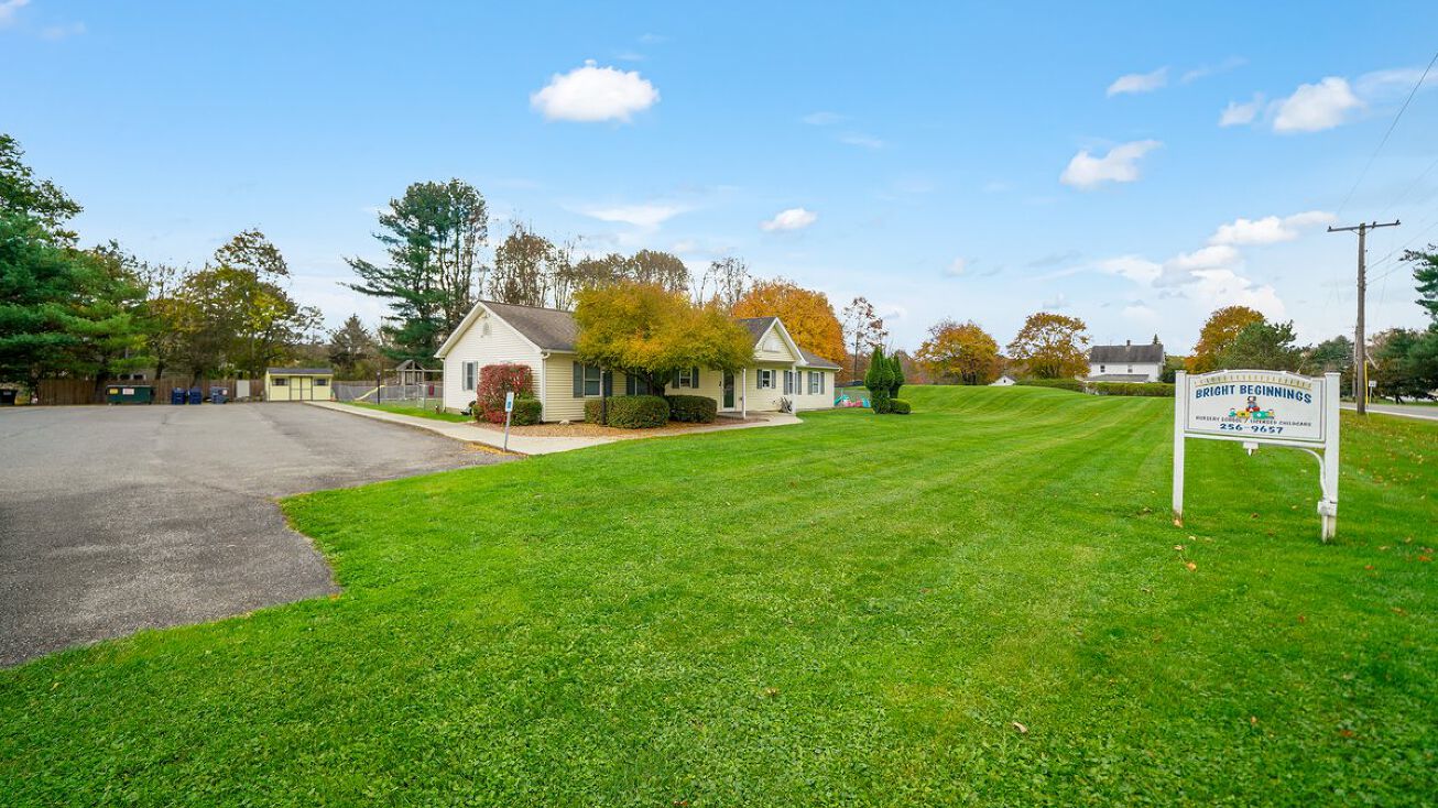 8 Brookside Rd, New Paltz, NY 12561