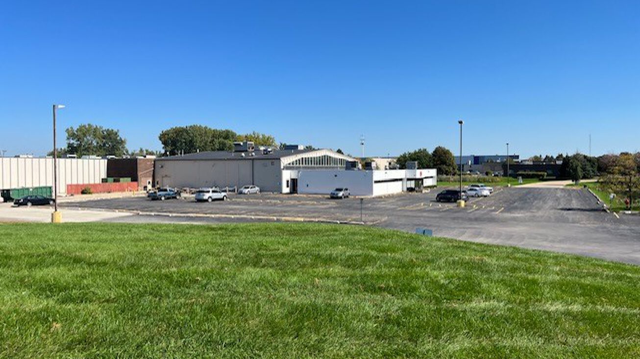 1899 High Grove Ln, Naperville, IL 60540