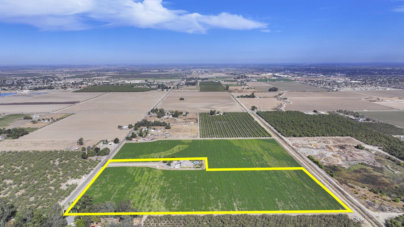 12375 13th Ave, Hanford, CA 93230