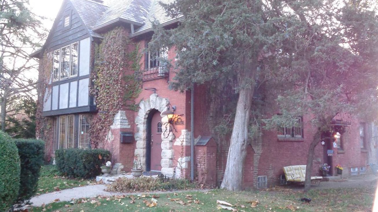 748 Joslyn St, Rockford, IL 61107