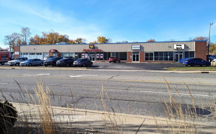 Pictures of Retail property located at 610 N Gilbert St, Danville, IL 61832 for sales - image #1