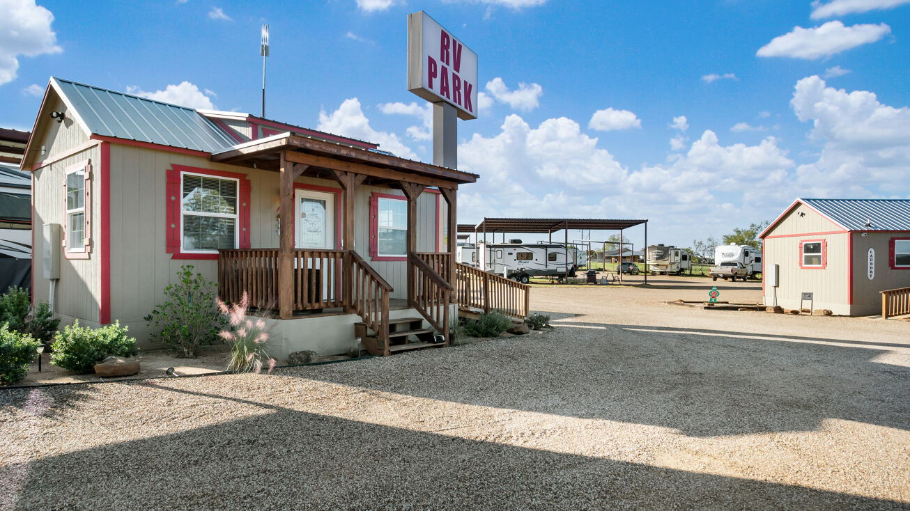 351 My Ln, Millsap, TX 76066