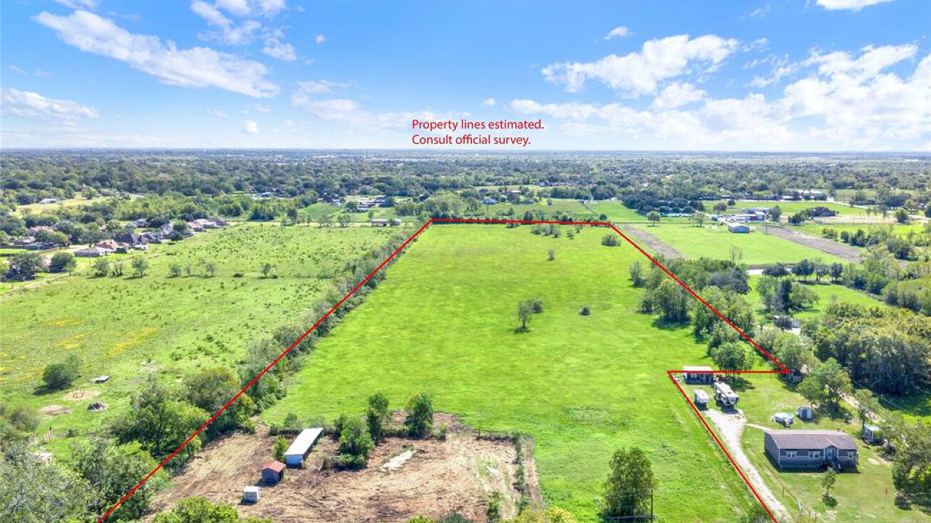 2203 Rd, Alvin, TX 77511