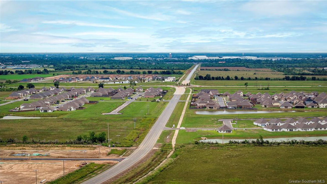 Waterside Dr, Lake Charles, LA 70607