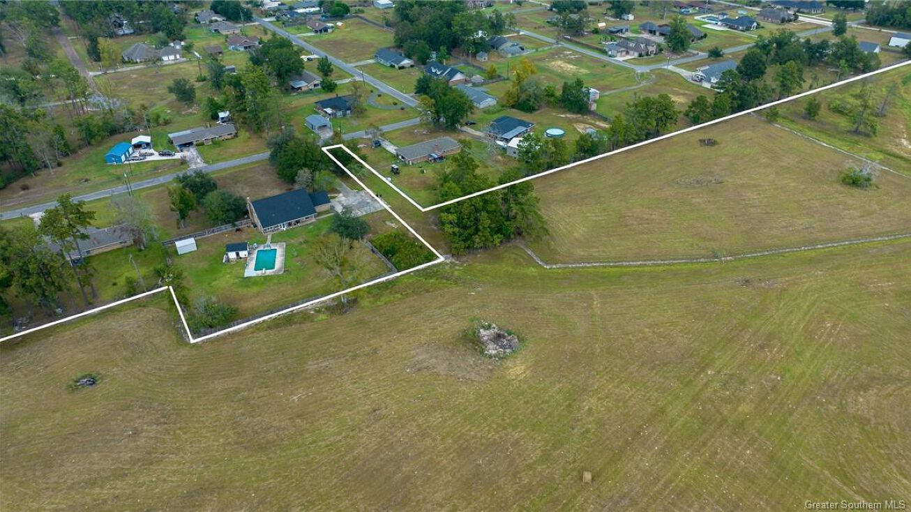 619 S Overton St, DeQuincy, LA 70633