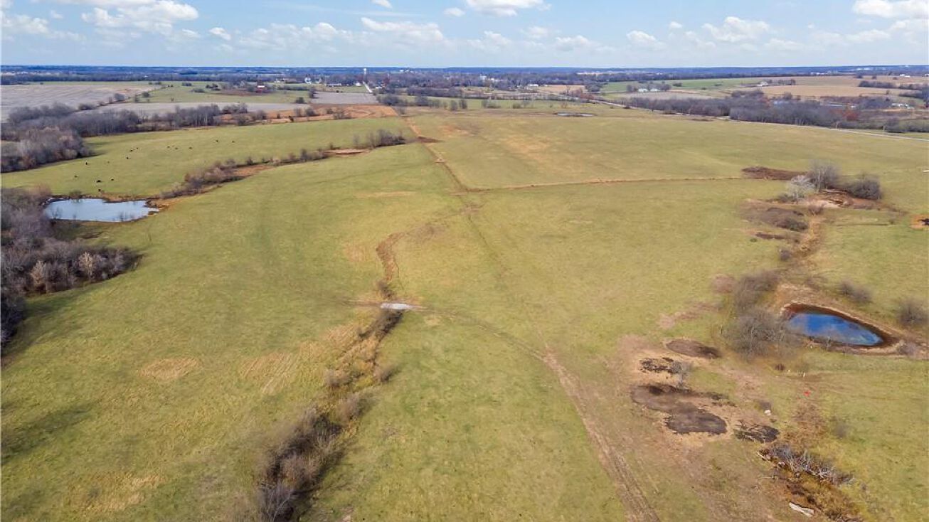 SE Hwy 2 Highway, Leeton, MO 64761