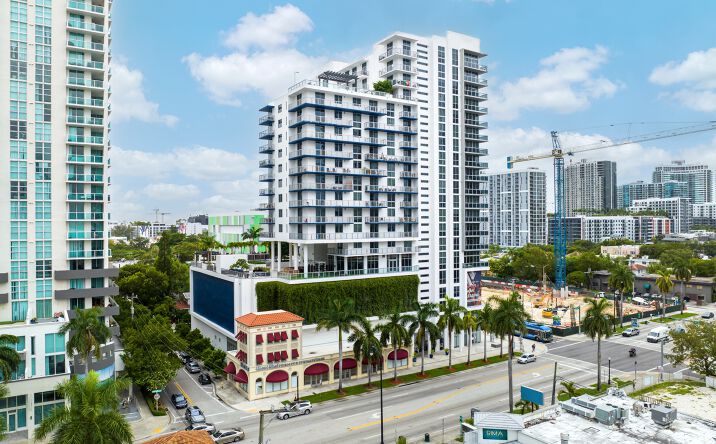 Pictures of Retail property located at 2500 Biscayne Blvd, Miami, FL 33137 for sales - image #1