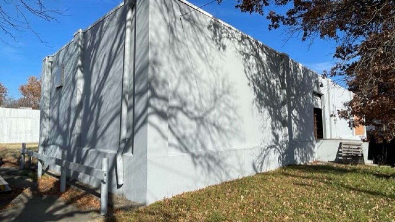 2820 Roe Ln, Kansas City, KS 66103