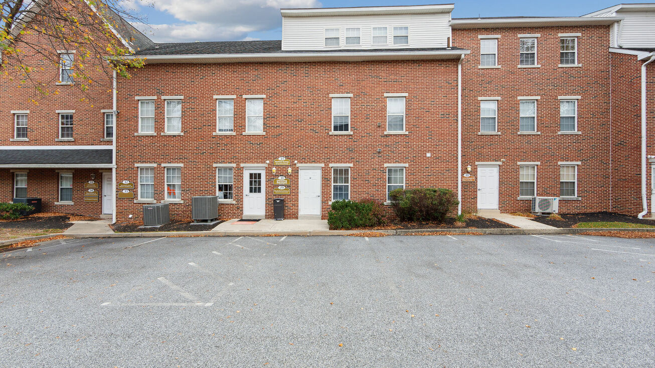 29 Regency Plaza, Glen Mills, PA 19342