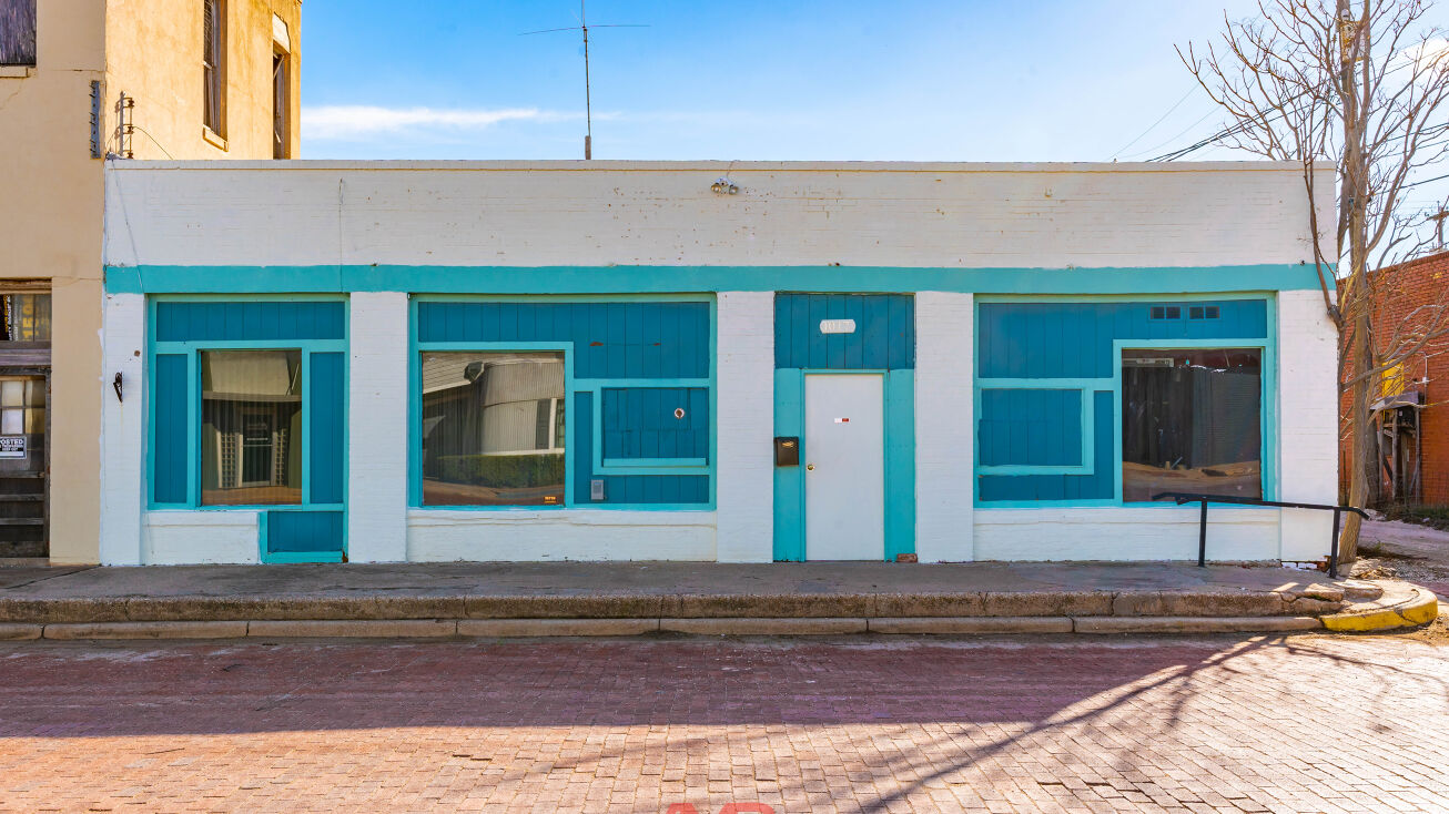 1017 N 2nd St, Merkel, TX 79536