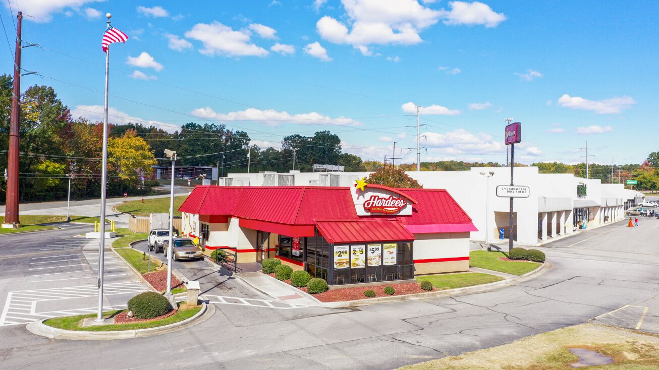 Pictures of Retail property located at 916 Virginia Ave, Clarksville, VA 23927 for sales - image #1