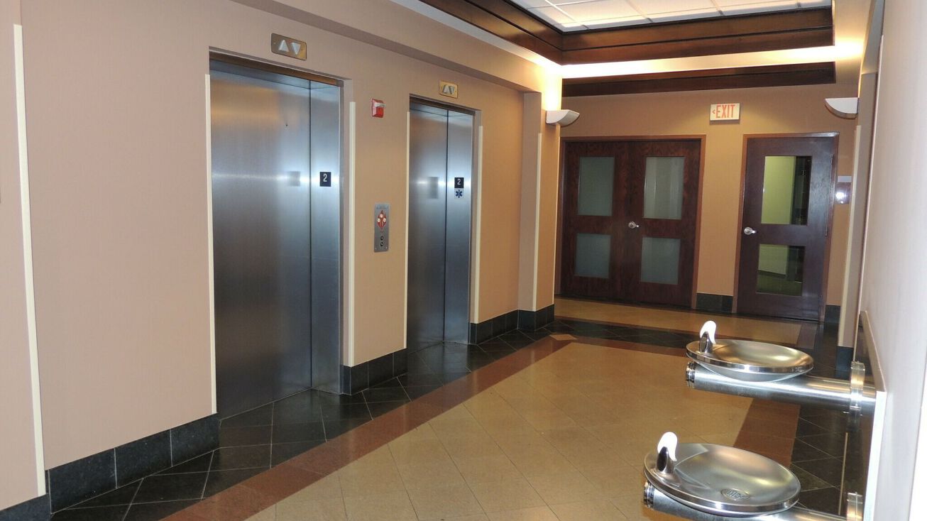 Pictures of Office property located at 19465 Deerfield Ave, Leesburg, VA 20176 for sales - image #1