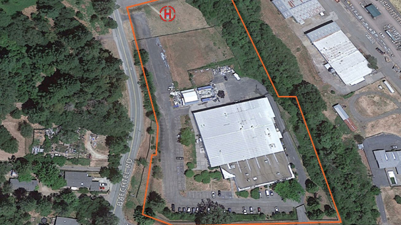 300 E Hill Rd, Willits, CA 95490