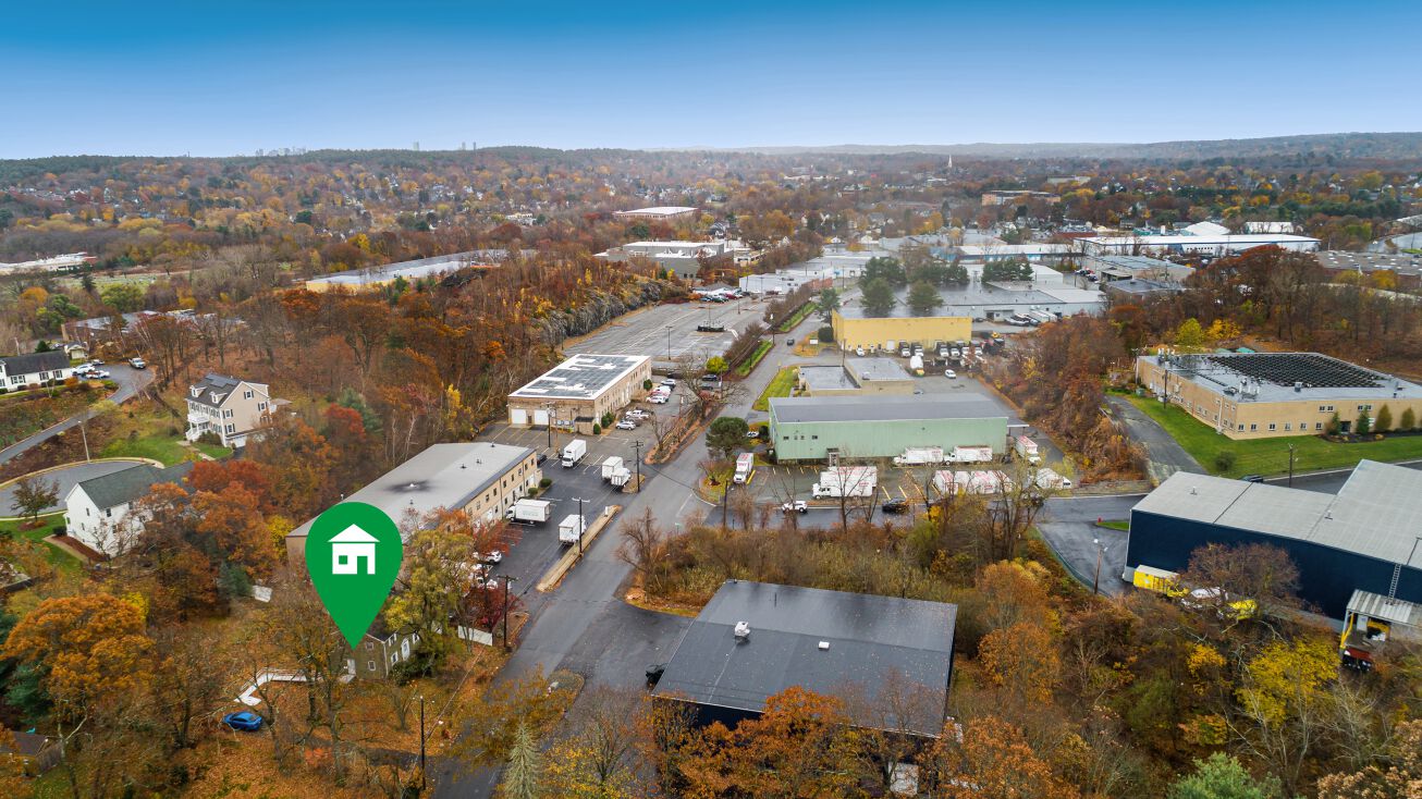 30 Holton St, Woburn, MA 01801