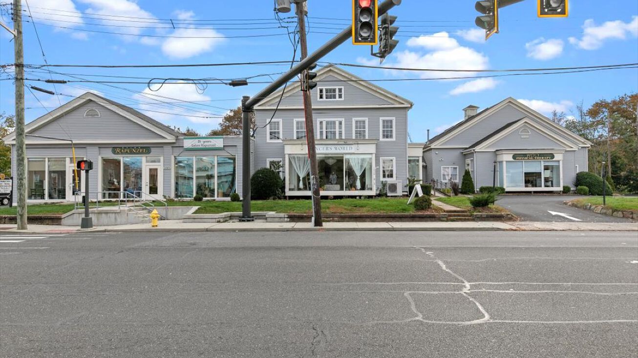 2285 Whitney Ave, Hamden, CT 06518