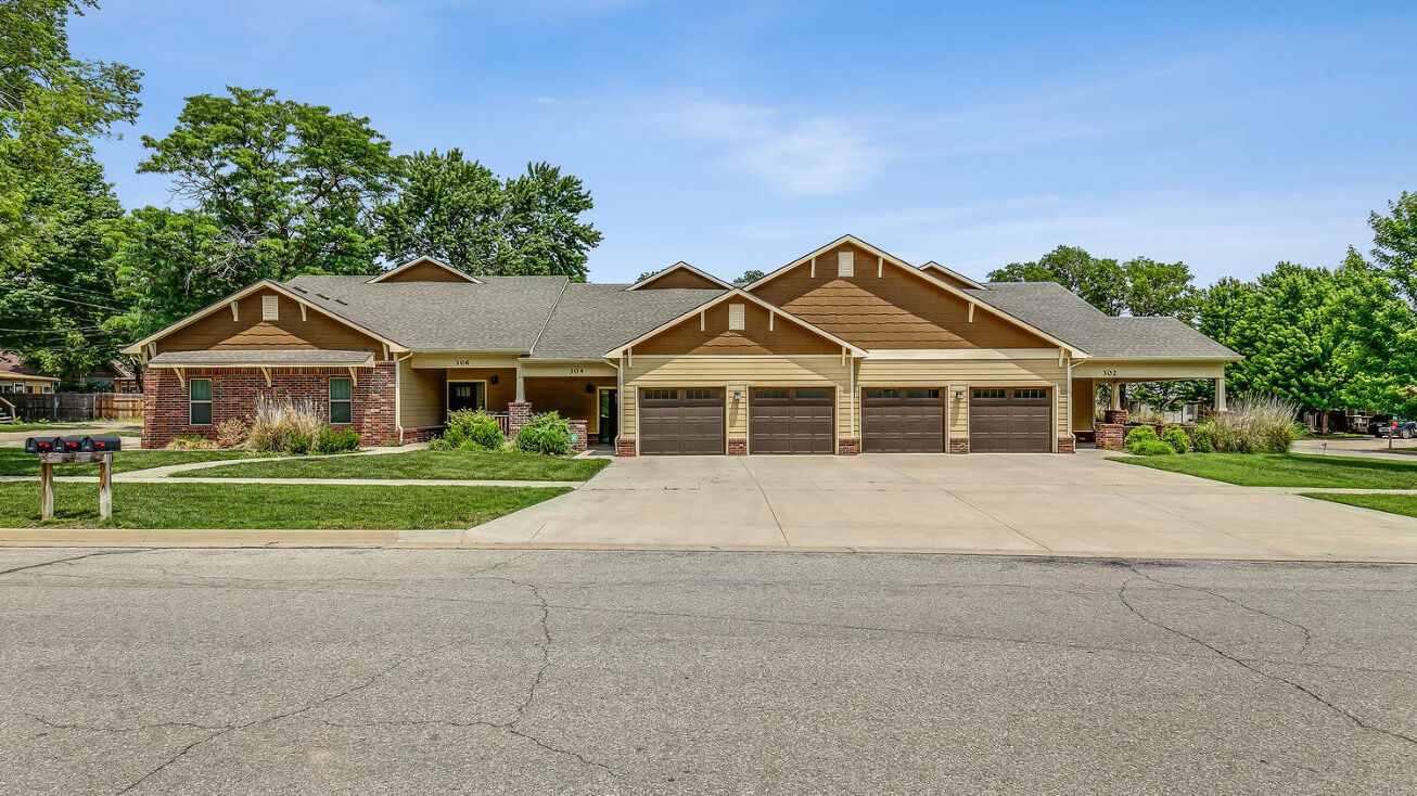 302 W 2nd Ave, El Dorado, KS 67042