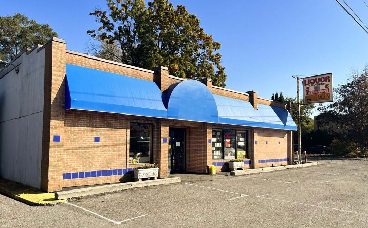 Pictures of Retail property located at 2515 Union Lake Rd, Commerce Charter Twp, MI 48382 for sales - image #1